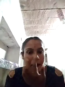 Snapshot of Sonam_shinde chatting on October 2025 04:30:01 PM Sonam shinde online show from October 2025 04:30:01 PM