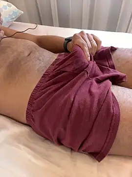 Snapshot of Hiuwee chatting on October 2025 12:14:02 PM Hiuwee online show from October 2025 12:14:02 PM