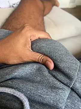 Snapshot of Hiuwee chatting on November 2025 07:56:01 PM Hiuwee online show from November 2025 07:56:01 PM