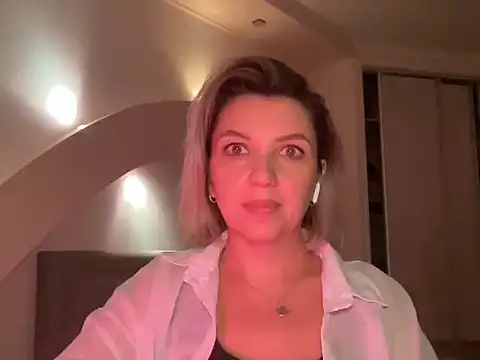 Fravelle online show from November 2025 05:37:01 PM