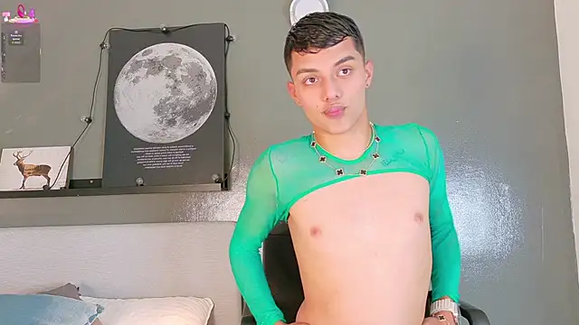 Snapshot of AAronBaker_ chatting on October 2025 07:31:01 PM AAronBaker online show from October 2025 07:31:01 PM