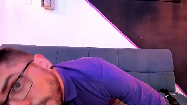 Snapshot of DanteWinter chatting on September 2025 04:01:01 AM DanteWinter online show from September 2025 04:01:01 AM