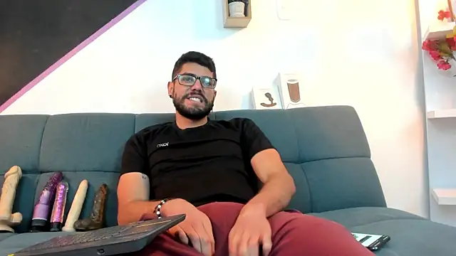 Snapshot of DanteWinter chatting on September 2025 01:51:02 AM DanteWinter online show from September 2025 01:51:02 AM