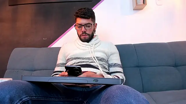 Snapshot of DanteWinter chatting on September 2025 03:32:02 AM DanteWinter online show from September 2025 03:32:02 AM