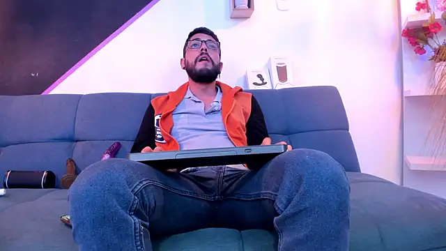 Snapshot of DanteWinter chatting on September 2025 03:55:02 AM DanteWinter online show from September 2025 03:55:02 AM