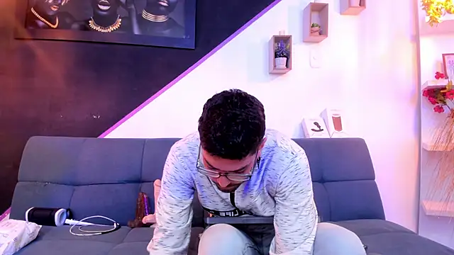 Snapshot of DanteWinter chatting on October 2025 03:35:01 AM DanteWinter online show from October 2025 03:35:01 AM