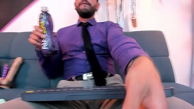 Snapshot of DanteWinter chatting on October 2025 03:17:01 AM DanteWinter online show from October 2025 03:17:01 AM