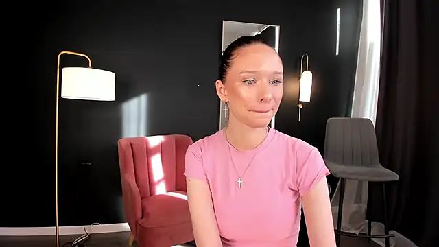 Snapshot of daily_glam chatting on September 2025 12:32:01 PM daily glam online show from September 2025 12:32:01 PM