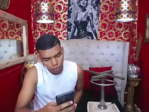 Snapshot of TWOBOYSPEINHOT chatting on September 2025 01:11:02 PM TWOBOYSPEINHOT online show from September 2025 01:11:02 PM