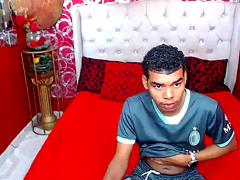 Snapshot of TWOBOYSPEINHOT chatting on November 2025 11:59:02 PM TWOBOYSPEINHOT online show from November 2025 11:59:02 PM