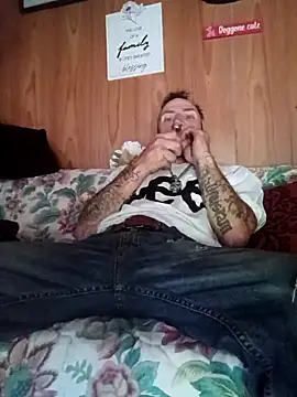 Mrluckstick online show from May 2026 10:04:02 PM