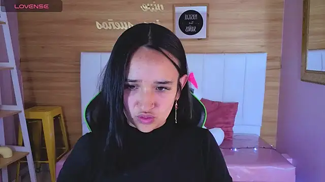 Snapshot of bella_vibess_s chatting on March 2026 12:45:02 PM bella vibess s online show from March 2026 12:45:02 PM