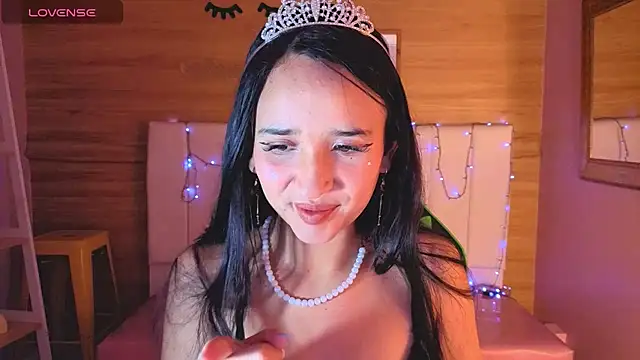 Snapshot of bella_vibess_s chatting on March 2026 12:35:02 PM bella vibess s online show from March 2026 12:35:02 PM