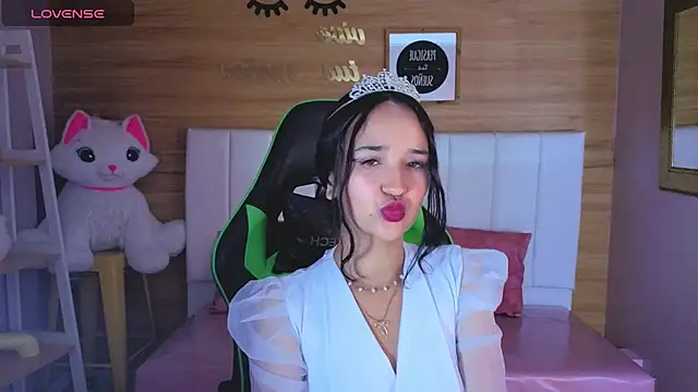 Snapshot of bella_vibess_s chatting on March 2026 12:45:02 PM bella vibess s online show from March 2026 12:45:02 PM