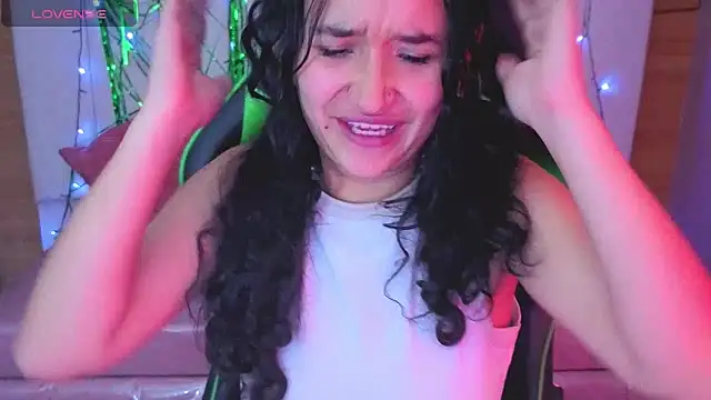 Snapshot of bella_vibess_s chatting on March 2026 12:32:01 PM bella vibess s online show from March 2026 12:32:01 PM