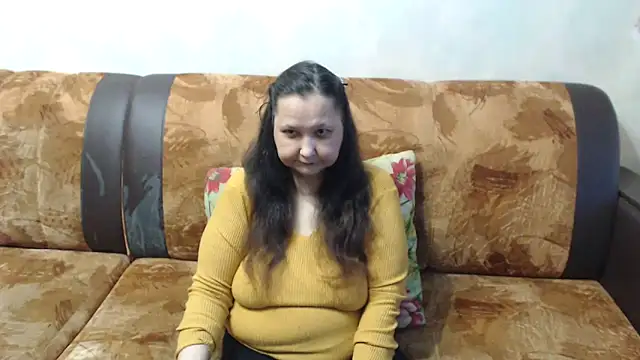 Snapshot of emu-_ chatting on November 2025 10:04:02 AM emu- online show from November 2025 10:04:02 AM