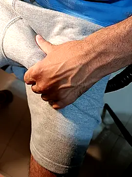 Gallo001 online show from November 2025 02:48:02 AM