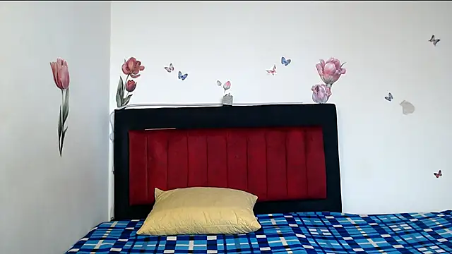 Valeryxs online show from April 2026 01:12:01 PM