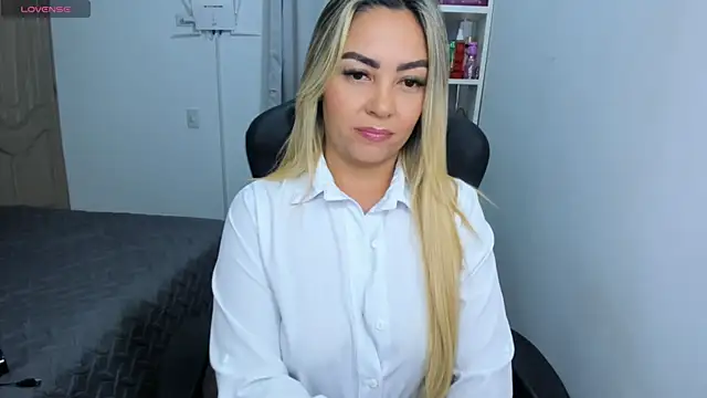 Snapshot of NicolPorto chatting on September 2025 11:55:01 AM NicolPorto online show from September 2025 11:55:01 AM