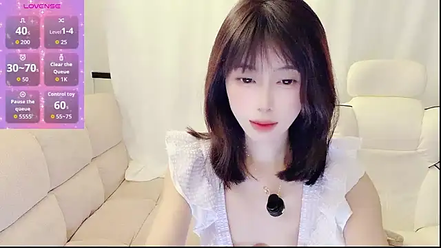 yuanbao a online show from February 2026 12:15:02 PM