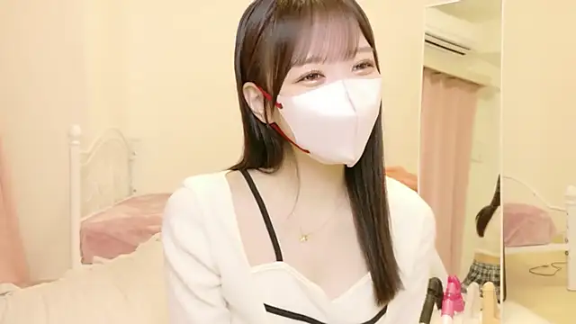 roachan  online show from February 2026 01:29:02 PM