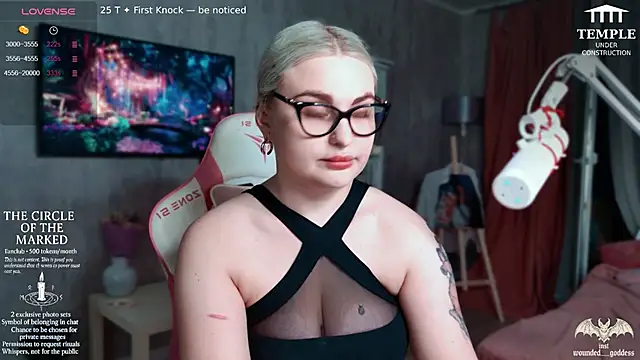 Wounded Goddess  online show from November 2025 05:24:01 PM