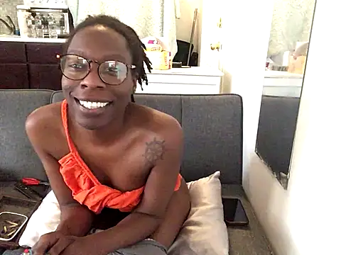 Snapshot of littyleesh1 chatting on December 2025 06:38:01 PM littyleesh1 online show from December 2025 06:38:01 PM