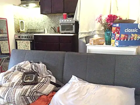 Snapshot of littyleesh1 chatting on February 2026 07:48:01 PM littyleesh1 online show from February 2026 07:48:01 PM