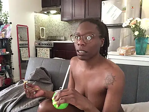 Snapshot of littyleesh1 chatting on March 2026 06:44:02 PM littyleesh1 online show from March 2026 06:44:02 PM