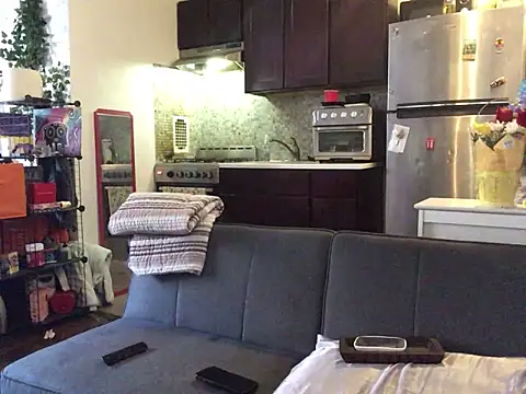 Snapshot of littyleesh1 chatting on April 2026 07:18:02 PM littyleesh1 online show from April 2026 07:18:02 PM