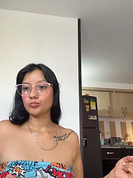 charlottekiss99 online show from June 2026 01:53:02 PM