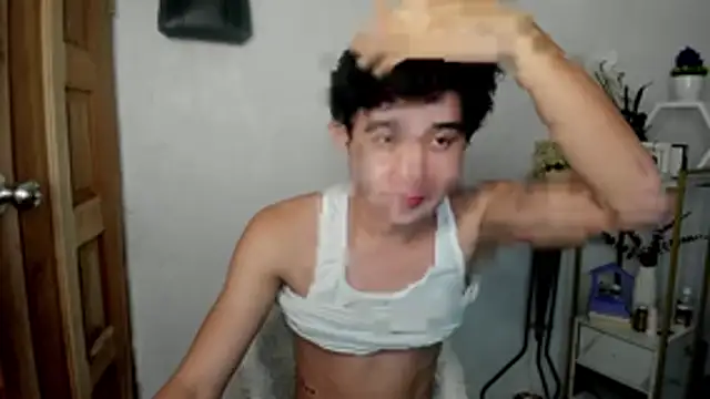 Snapshot of NautyBoyBrazeen_143 chatting on November 2025 04:51:02 PM NautyBoyBrazeen 143 online show from November 2025 04:51:02 PM