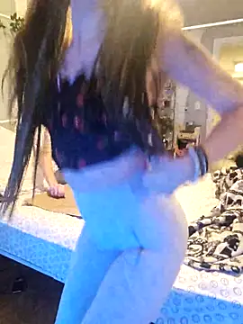 Snapshot of Blossom94 chatting on September 2025 04:46:02 AM Blossom94 online show from September 2025 04:46:02 AM