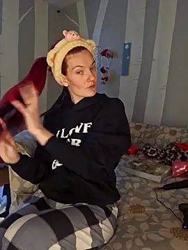 Snapshot of Blossom94 chatting on March 2026 07:30:01 PM Blossom94 online show from March 2026 07:30:01 PM