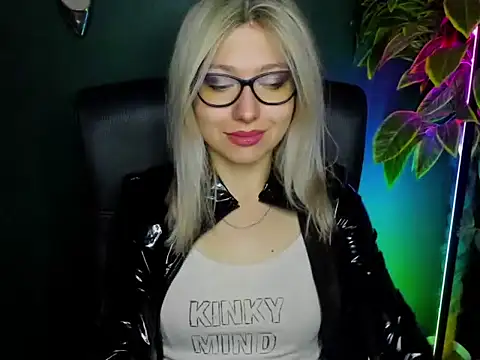 loveHeidi online show from October 2025 04:29:01 AM