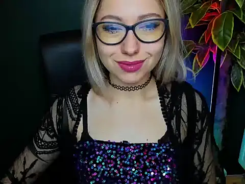 loveHeidi online show from November 2025 05:18:01 AM