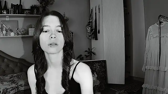 Snapshot of Yoka_paradoXXX chatting on May 2026 08:32:02 AM Yoka paradoXXX online show from May 2026 08:32:02 AM
