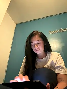 aurora28 online show from October 2025 06:58:02 AM