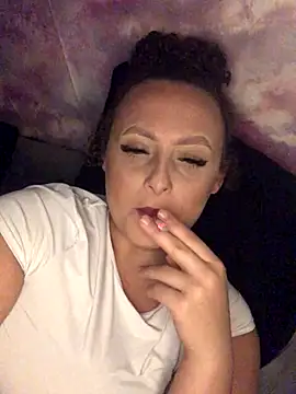 Welsh Maya19X online show from October 2025 09:44:02 PM