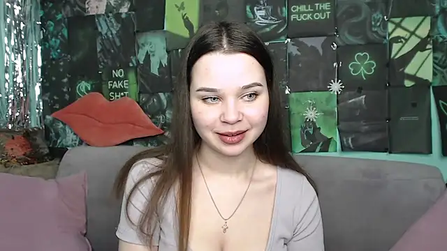 GloriyaDre online show from September 2025 05:28:02 AM