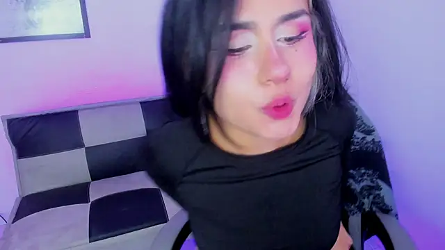 Snapshot of GwenHazel chatting on September 2025 11:32:01 AM GwenHazel online show from September 2025 11:32:01 AM