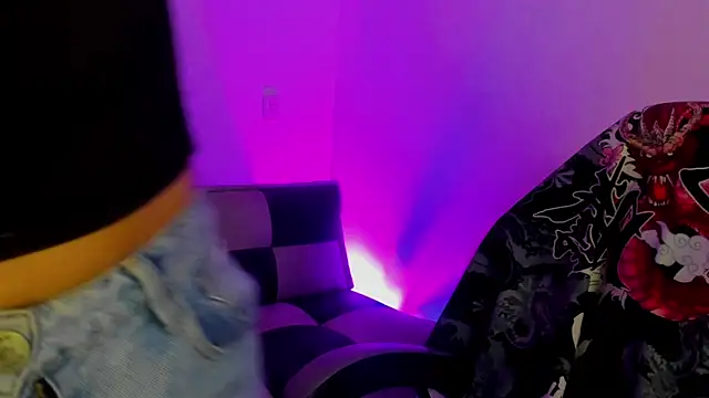 Snapshot of GwenHazel chatting on September 2025 11:12:01 AM GwenHazel online show from September 2025 11:12:01 AM