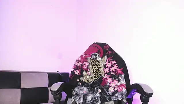 Snapshot of GwenHazel chatting on October 2025 12:17:01 PM GwenHazel online show from October 2025 12:17:01 PM