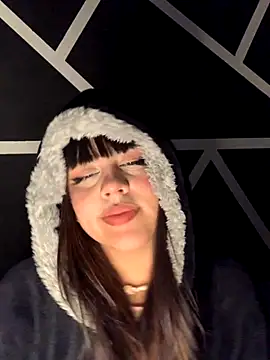 Snapshot of Melody_dreams chatting on November 2025 05:28:02 AM Melody dreams online show from November 2025 05:28:02 AM