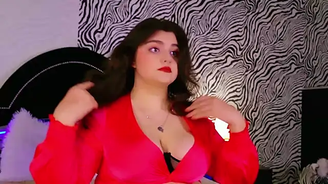 UR BELLA online show from November 2025 02:28:01 PM