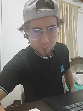 Snapshot of TamantaP chatting on July 2026 04:01:02 AM TamantaP online show from July 2026 04:01:02 AM
