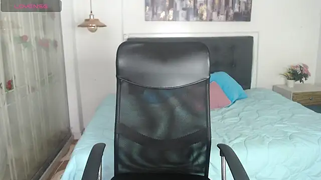 Snapshot of _Luna_Vixen chatting on October 2025 07:25:01 PM Luna Vixen online show from October 2025 07:25:01 PM