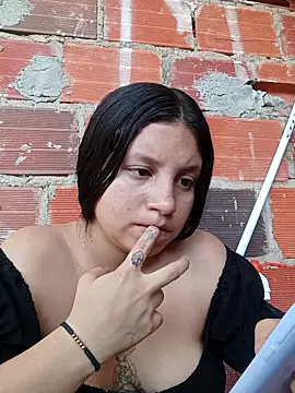 Snapshot of Shell_Latina chatting on September 2025 03:45:01 PM Shell Latina online show from September 2025 03:45:01 PM