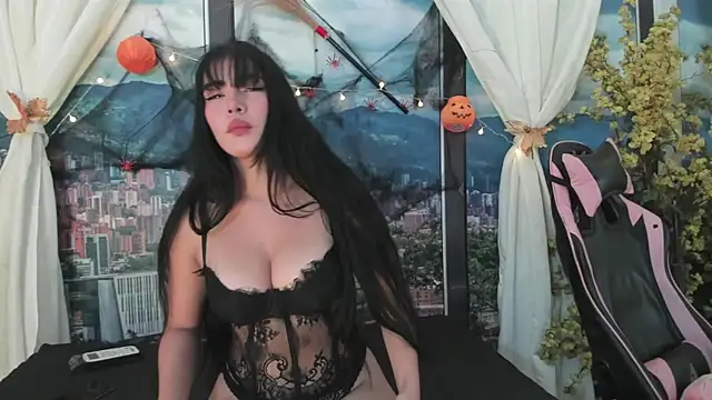 Snapshot of Sarahwalkerr chatting on October 2025 02:28:02 PM Sarahwalkerr online show from October 2025 02:28:02 PM