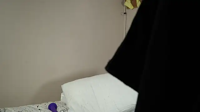 Snapshot of scottishtwink01 chatting on November 2025 08:49:01 PM scottishtwink01 online show from November 2025 08:49:01 PM